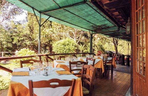 Villanova d'Albenga House | Lovely apartment in villa for 4 guests with WIFI, pool, TV, patio, pets allowed and parking