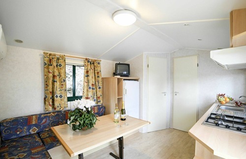 Villanova d'Albenga House | Lovely apartment in villa for 5 people with WIFI, pool, A/C, TV, patio, pets allowed and parking
