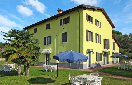 Bardolino Villa | Lovely apartment in villa for 6 people with WIFI, pool, TV and panoramic view