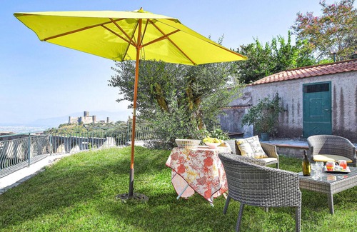 Piazza Roma Apartment | Lovely apartment in Lettere -NA-