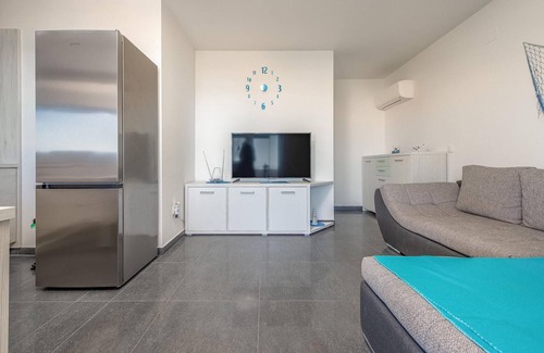 Kustici Apartment | Lovely apartment in Kustici, Novalja