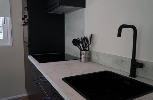 Vleteren House | Lovely apartment in villa for 4 guests with WIFI, TV, terrace and parking