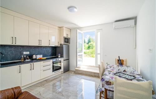 Metohija Apartment | Lovely Apartment In Ponikve
