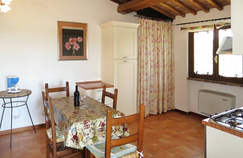 Scansano Villa | Lovely apartment in villa for 4 guests with A/C, pool, WIFI, TV, terrace and pets allowed