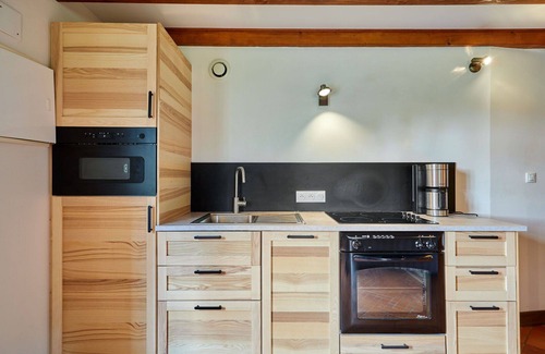 Savigny House | Lovely apartment in villa for 3 guests with WIFI, TV, patio, pets allowed and parking