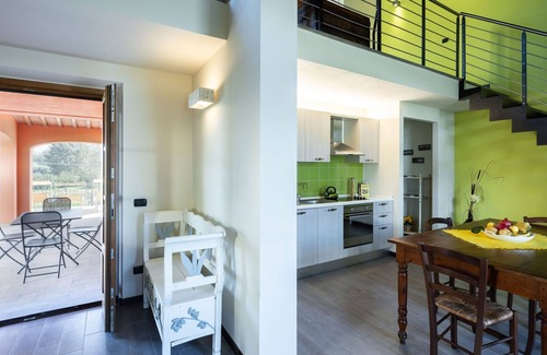 Larciano House | Lovely apartment in villa for 5 people with A/C, pool, WIFI, TV and patio