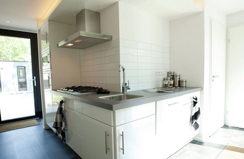 Belfeld House | Lovely apartment in villa for 6 guests with pool, WIFI, TV, terrace and parking