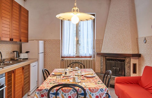 Dervio House | Lovely apartment in villa for 8 guests with WIFI, TV, balcony and pets allowed
