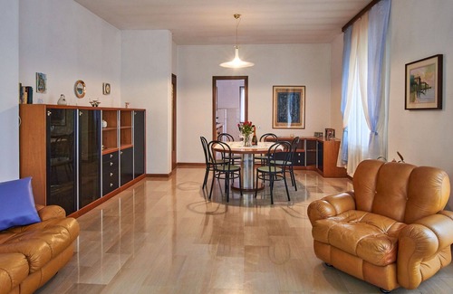 Dervio House | Lovely apartment in villa for 8 guests with WIFI, TV, balcony and pets allowed
