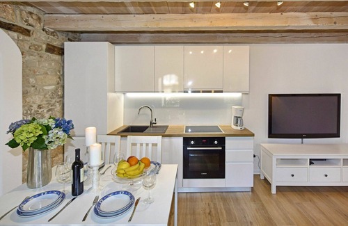 Kastelir House | Lovely apartment in villa for 4 people with A/C, WIFI, pool, TV, terrace and parking