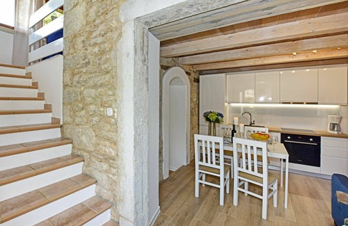 Kastelir House | Lovely apartment in villa for 4 people with A/C, WIFI, pool, TV, terrace and parking