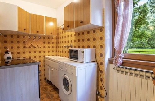 Campodolcino Apartment | Lovely apartment for 6 guests with WIFI, TV, terrace and parking