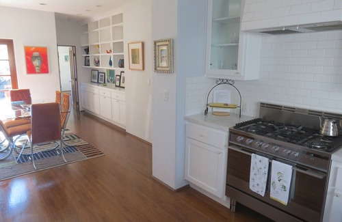 Belmont Shore Apartment | Lovely Apartment Steps From The Beach.