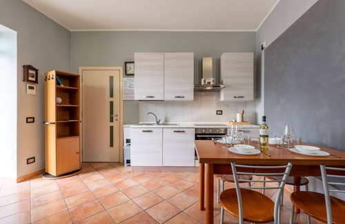 Portacomaro Apartment | Lovely apartment with WIFI, pool, A/C, terrace, pets allowed, panoramic view and parking