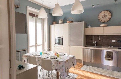 Cit Turin Apartment | Lovely apartment with furnished terrace