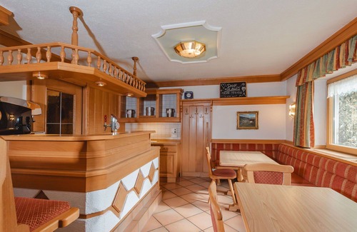 Hollersbach im Pinzgau Apartment | Lovely apartment for 20 people with WIFI, TV, terrace, pets allowed and parking