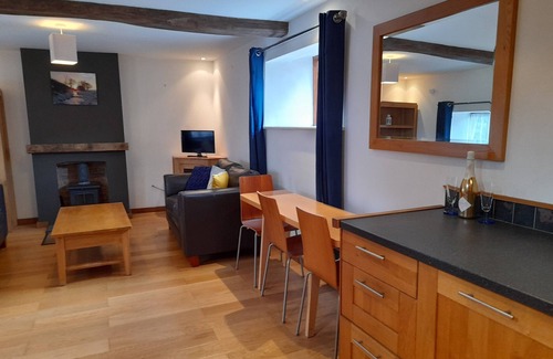 Shutford Cottage | Lovely barn conversion cottage with countryside views
