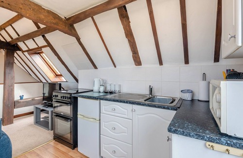 Colchester Cottage | Lovely barn in a beautiful setting with swimming pool.
