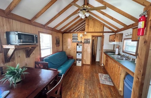 Bloomington Cabin | Lovely Cabin in Bloomington