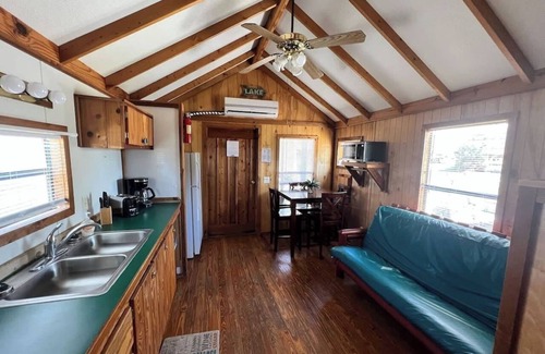Bloomington Cabin | Lovely Cabin in Bloomington