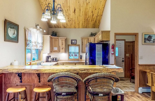 South Fork Cabin | Lovely cabin on pond with balcony, outdoor fire, and private hot tub