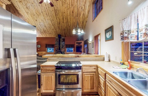 South Fork Cabin | Lovely cabin on pond with balcony, outdoor fire, and private hot tub