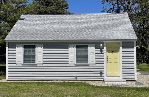 West Yarmouth Cottage | Lovely Cape Cottage 2 bedroom with private beach and central air.