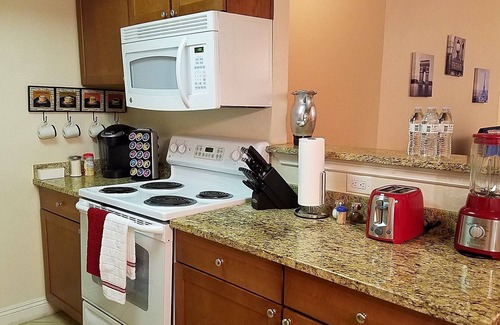 Las Vegas Condo | ❤ Lovely condo! Walking distance to Strip with pool & spa