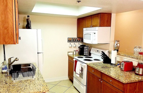 Las Vegas Condo | ❤ Lovely condo! Walking distance to Strip with pool & spa
