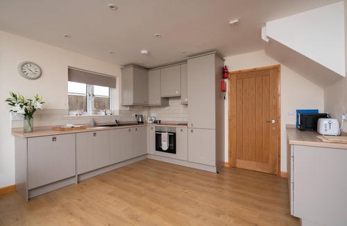 Bourton Cottage | Lovely Cotswold holiday cottage within walking distance of restaurants/shops