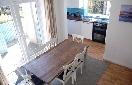 Fairbourne Cottage | Lovely cottage in Snowdonia, private hot tub, by mountains & award winning beach