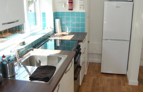 Fairbourne Cottage | Lovely cottage in Snowdonia, private hot tub, by mountains & award winning beach