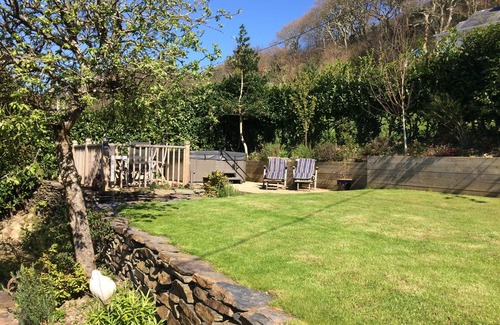 Fairbourne Cottage | Lovely cottage in Snowdonia, private hot tub, by mountains & award winning beach