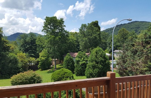 Asheville House | Lovely cottage in West Asheville. Hot Tub. Pool open for SUMMER!