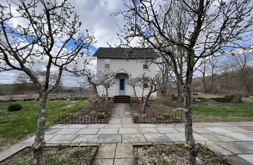 Millerton Cottage | Lovely cottage on quiet country road in Millerton, New York, on 23 acres.