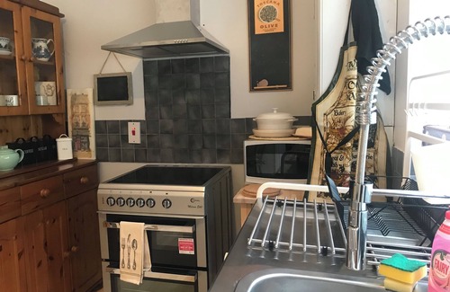 Leek House | LOVELY COTTAGE TERRACE HOME, Leek Centre