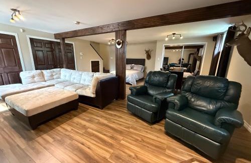L'Ancienne-Lorette House | Lovely cottage with heated swimming pool