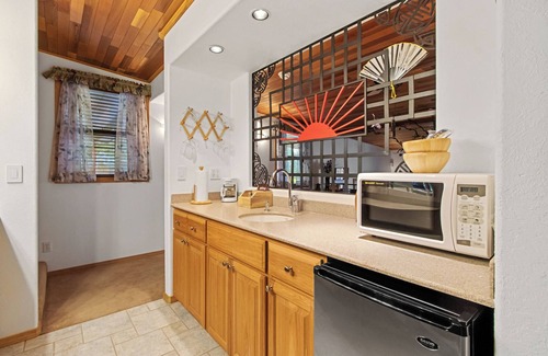 Gem County Bed & Breakfast | Lovely Couples Suite with Amazing Views and Privacy