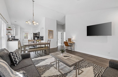 Shelby Hills House | Lovely Cozy East Nashville House 5 Minutes to Downtown Nashville. Pet-Friendly!
