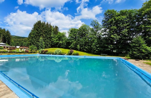 Mlade Buky Apartment | Lovely apartment for 2 people with A/C, pool, WIFI, TV, patio, pets allowed and parking