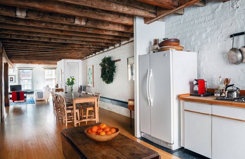 Financial District House | Lovely duplex loft on the coolest block in the South Street Seaport