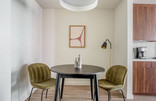 Emeryville Apartment | Lovely Emeryville 1BR w/Rooftop & Yoga Studio, nr Mall, by Blueground