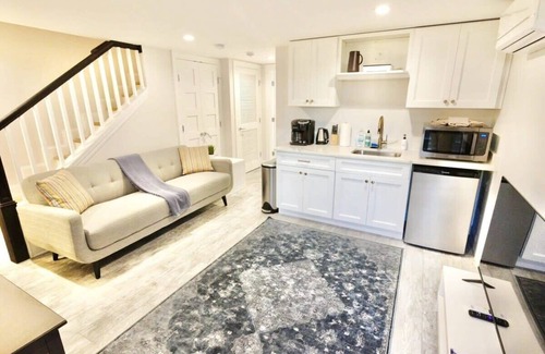 Near Northeast Apartment | Lovely English Basement Apartment in Washington DC