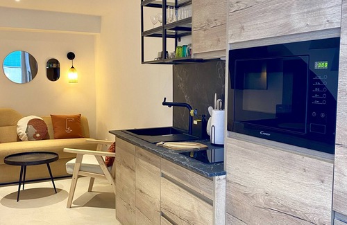 Saint-Tropez Apartment | Lovely, entirely renovated duplex next to the beach La Bouillabaisse