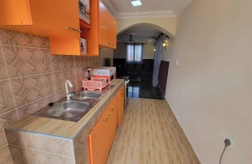 Pokuase Apartment | Lovely Exctv Apartment with Water Heater @Pokuasi