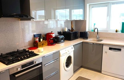 Gillingham House | Lovely Family Home in Rainham. A home away from home, a perfect choice for stays