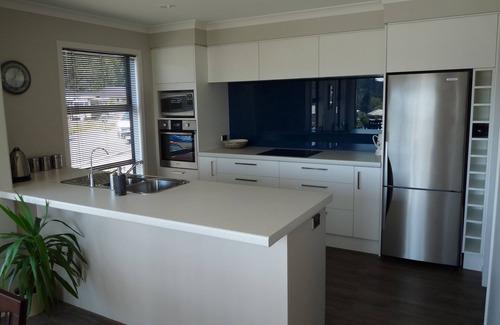 Stoke House | Lovely Family Home in Quiet Country Feel Subdivision with Cat & Fish
