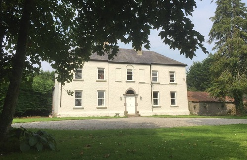 County Laois House | Lovely Family Suite, 2 Beautiful Interconnecting Bedrooms With Private Bathroom