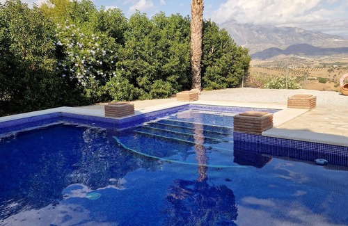 Cutar Villa | Lovely family villa overlooking Lake and Mountains 15 mins from Coast