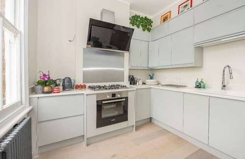 Southfields Apartment | Lovely flat near Wimbledon – perfectly located with private garden